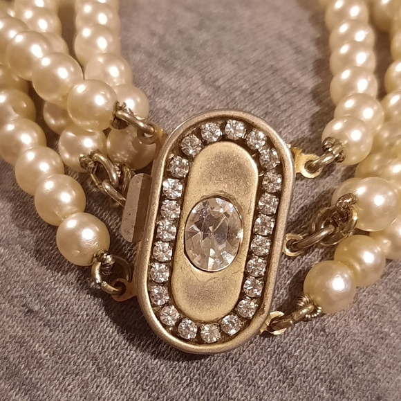 Art Deco Four Strand Faux Pearl Bracelet - Picture 4 of 5